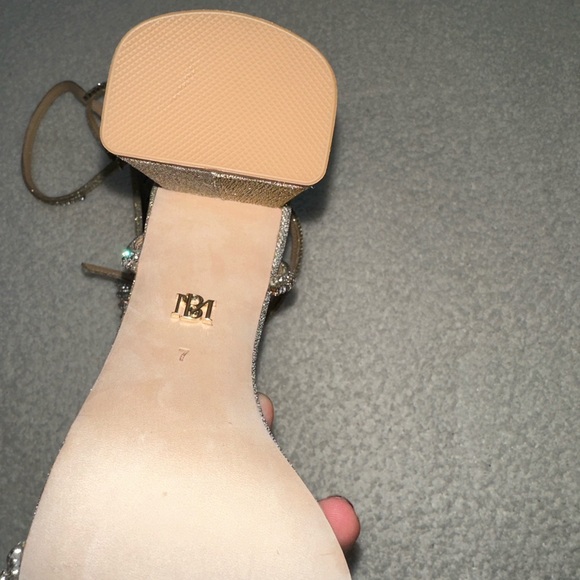 Silver and Gold Badgley Mischka heels - new with box - Picture 3 of 3